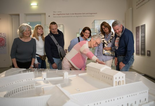 Führung im Museum bei der Kaiserpfalz, © Angelika Stehle/Stadt Ingelheim Führung im Museum bei der Kaiserpfalz, © Angelika Stehle/Stadt Ingelheim