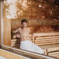 JUK_druck_24_07_wellness_er_in_sauna_franz_wuesten JUK_druck_24_07_wellness_er_in_sauna_franz_wuesten