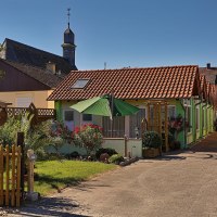 Einfahrt zum Parkplatz über den Tulpenweg © Trapp Einfahrt zum Parkplatz über den Tulpenweg © Trapp