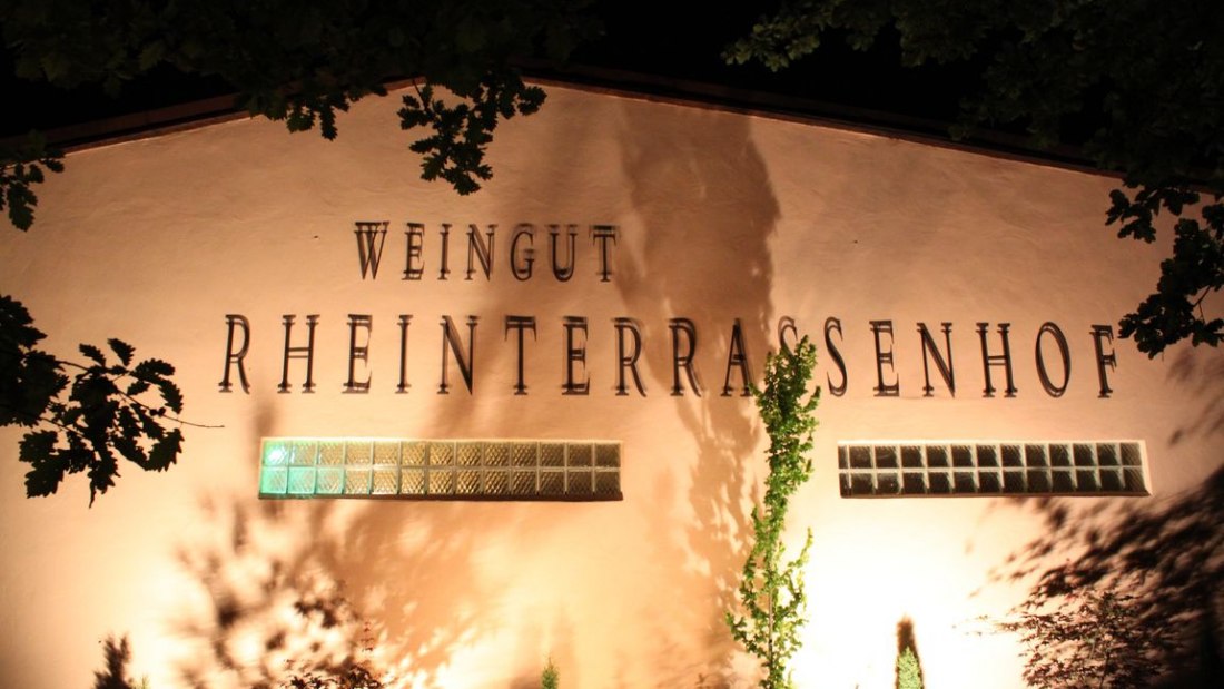 Weingut Rheinterrassenhof_Fassade, © Weingut Rheinterrassenhof - Janß Weingut Rheinterrassenhof_Fassade, © Weingut Rheinterrassenhof - Janß