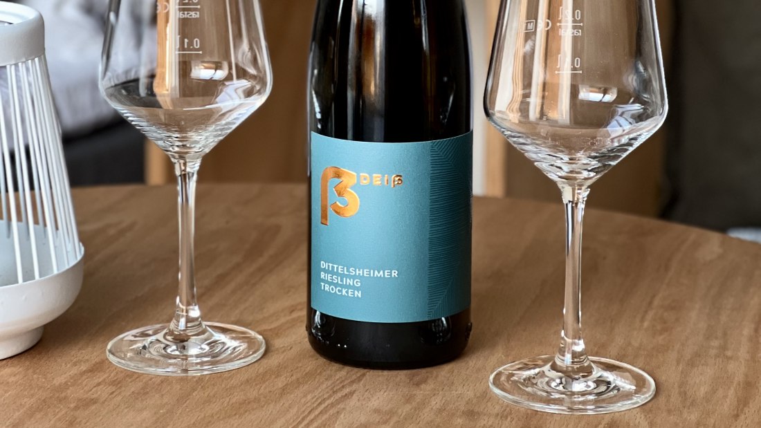 Weingut Deiss_Weinflasche, © Weingut Deiß Weingut Deiss_Weinflasche, © Weingut Deiß