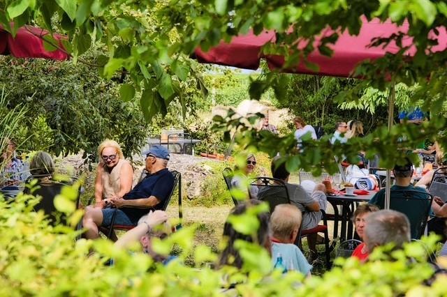 Straußwirtschaft-Garten, © Rainer Oppenheimer Straußwirtschaft-Garten, © Rainer Oppenheimer