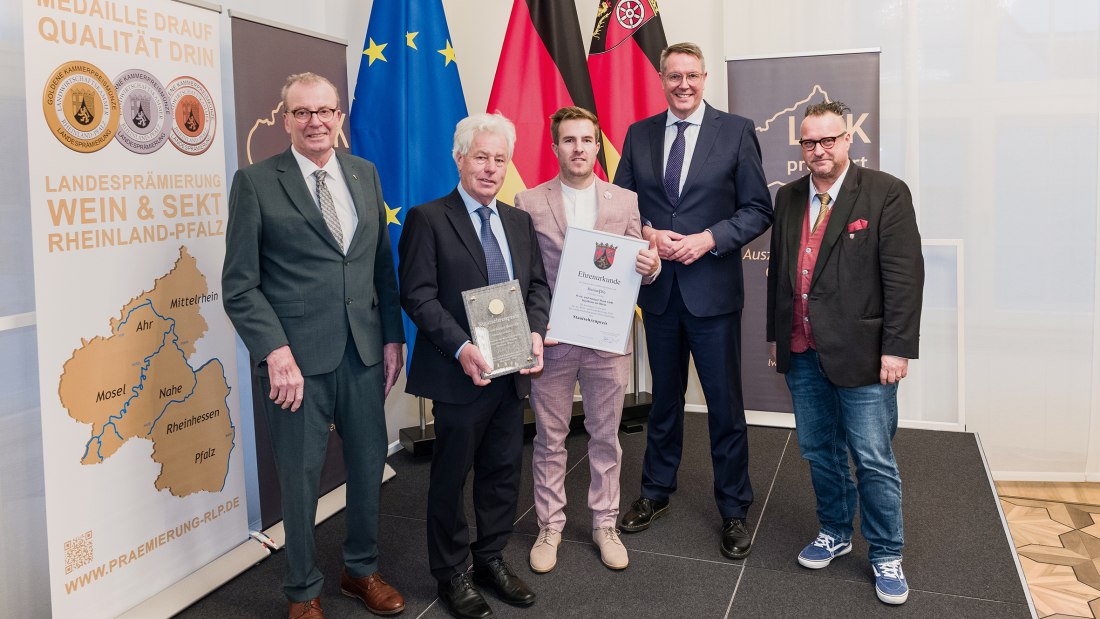 Staatsehrenpreis Weingut Menk, © LWK RLP/Carsten Costard Staatsehrenpreis Weingut Menk, © LWK RLP/Carsten Costard