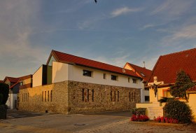 Dorfkreuz Sporkenheim © Stadt Ingelheim/Rainer Oppenheimer Dorfkreuz Sporkenheim © Stadt Ingelheim/Rainer Oppenheimer