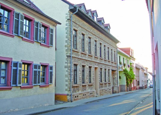 Ehemaliges Gasthaus "Zur Krone" © Marliese Tabarelli Ehemaliges Gasthaus "Zur Krone" © Marliese Tabarelli