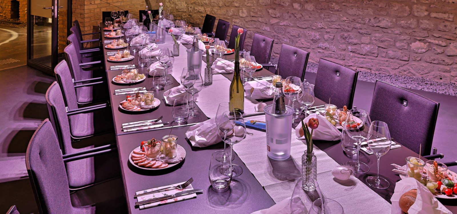 Winzerweinproben, © IkUM GmbH/Rainer Oppenheimer Winzerweinproben, © IkUM GmbH/Rainer Oppenheimer