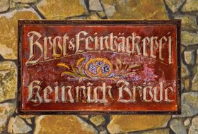 Historisches Schild Backhaus Wackernheim Historisches Schild Backhaus Wackernheim