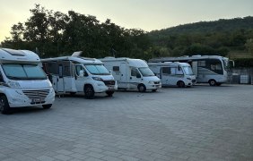 WoMo Reihe © Weingut Gerharz-Hochthurn WoMo Reihe © Weingut Gerharz-Hochthurn