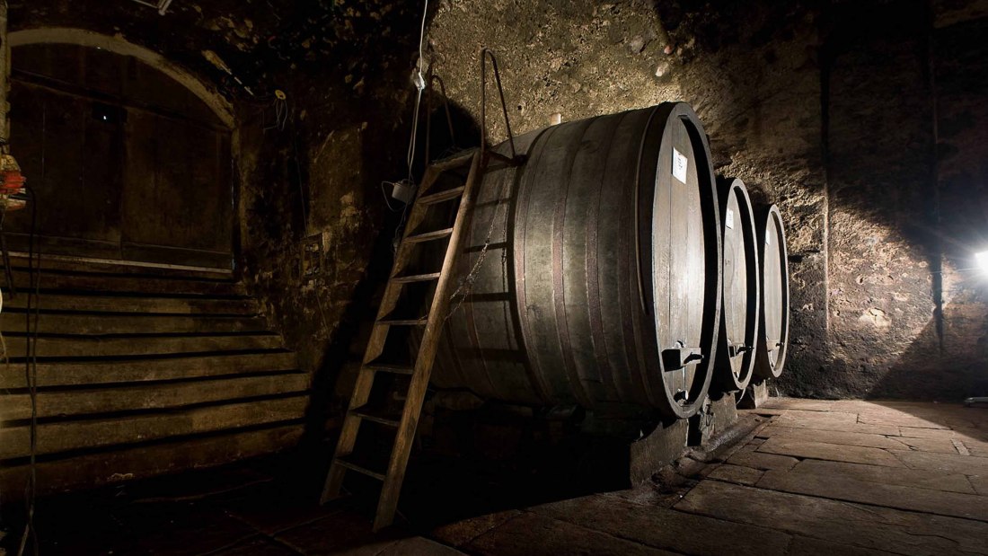 cellar-with-old-holzfasser1, © Weingut Heiligenblut cellar-with-old-holzfasser1, © Weingut Heiligenblut