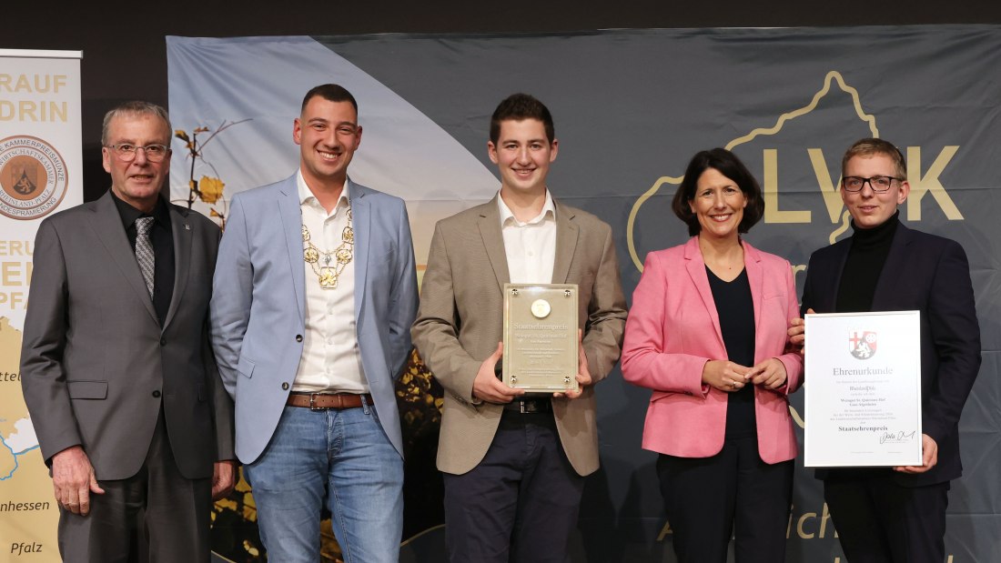 Staatsehrenpreis_2024_Weingut St. Quirinus-Hof Ewen, Gau-Algesheim, © LWK RLP / Alexander Sell Staatsehrenpreis_2024_Weingut St. Quirinus-Hof Ewen, Gau-Algesheim, © LWK RLP / Alexander Sell