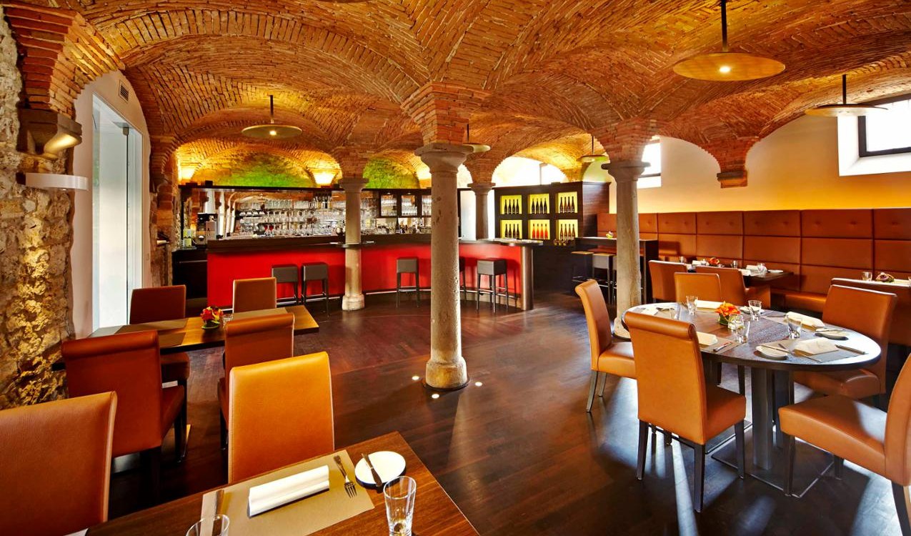 osthofen_weinbar-und-restaurant-ten opzichte van nieuw osthofen_weinbar-und-restaurant-ten opzichte van nieuw