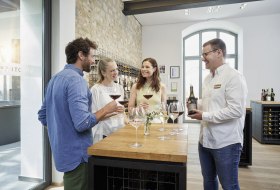 Wijnproeven in de vinotheek Wijnproeven in de vinotheek