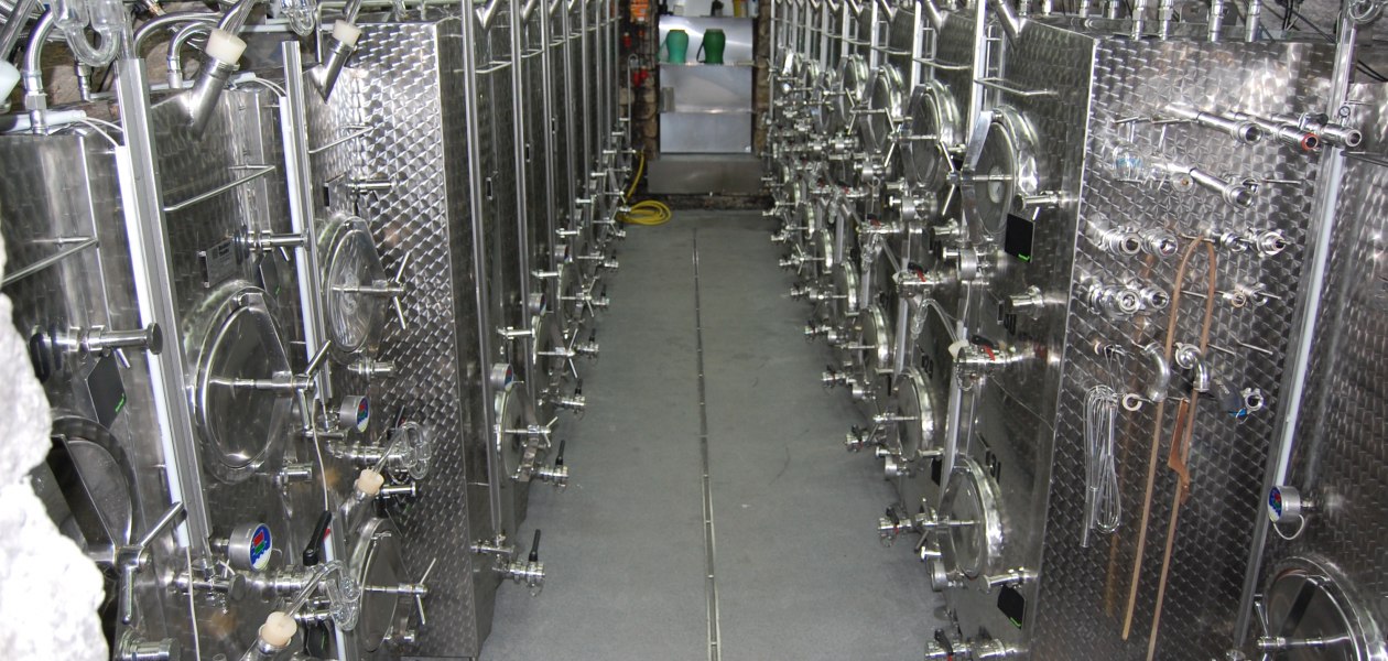 FamilienWeinGut Feser_Edelstahltanks, © FamilienWeinGut Feser FamilienWeinGut Feser_Edelstahltanks, © FamilienWeinGut Feser