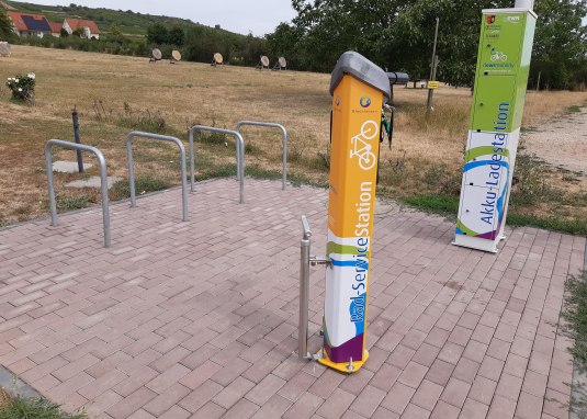 Rad-Service-Station Schwabenheim © Rheinhessen-Touristik GmbH Rad-Service-Station Schwabenheim © Rheinhessen-Touristik GmbH