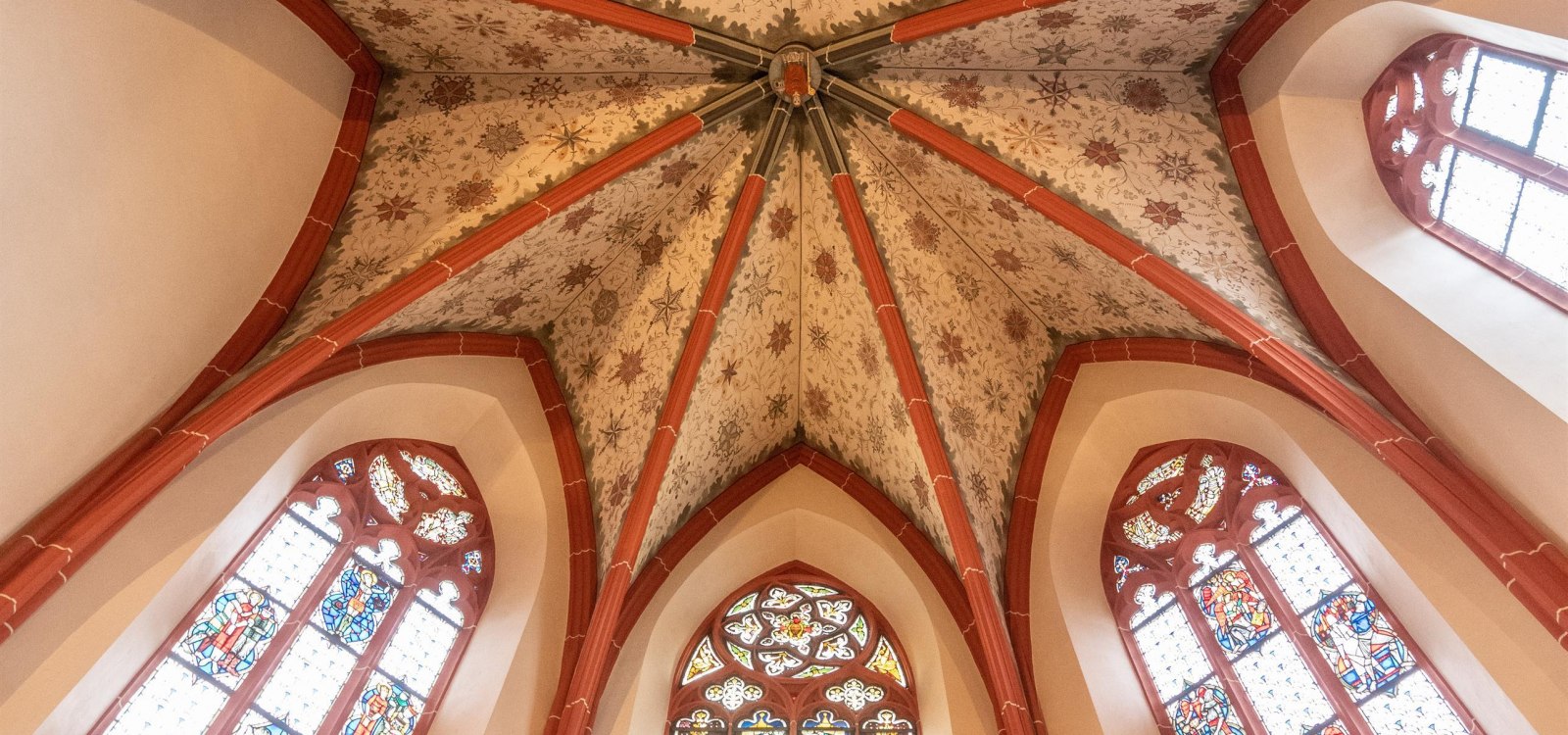Decke Burgkirche Ober-Ingelheim, © Dominik Ketz/RHT GmbH Decke Burgkirche Ober-Ingelheim, © Dominik Ketz/RHT GmbH
