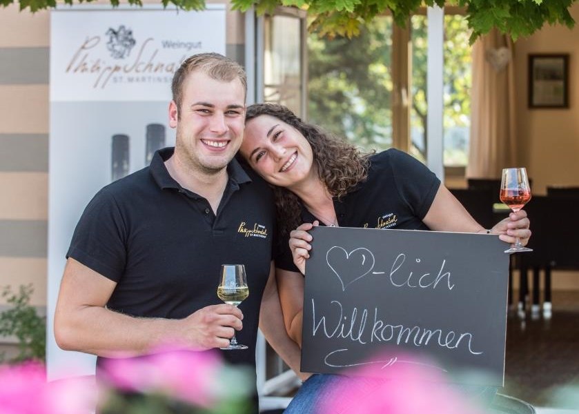 1_herzilchwelkommen_uryright-klaus-castor_4, © Weingut Philipp Schnabel 1_herzilchwelkommen_uryright-klaus-castor_4, © Weingut Philipp Schnabel