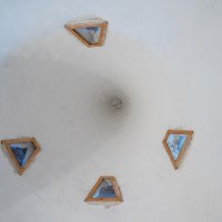 Innenansicht ins Dach hoch fotografiert Innenansicht ins Dach hoch fotografiert