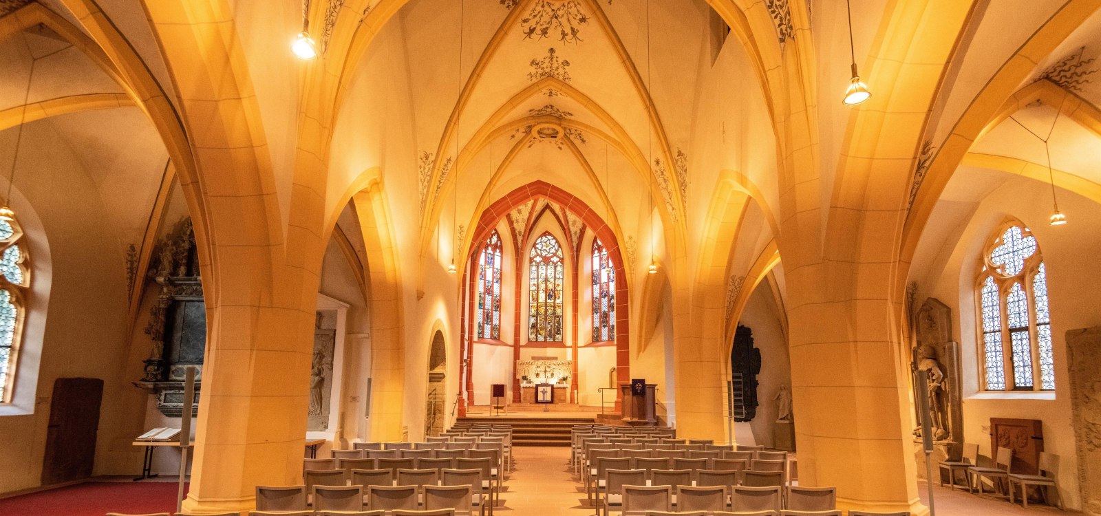 Altarraum Burgkirche Ober-Ingelheim, © Dominik Ketz/RHT GmbH Altarraum Burgkirche Ober-Ingelheim, © Dominik Ketz/RHT GmbH
