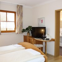 IMG_4001 (2) IMG_4001 (2)