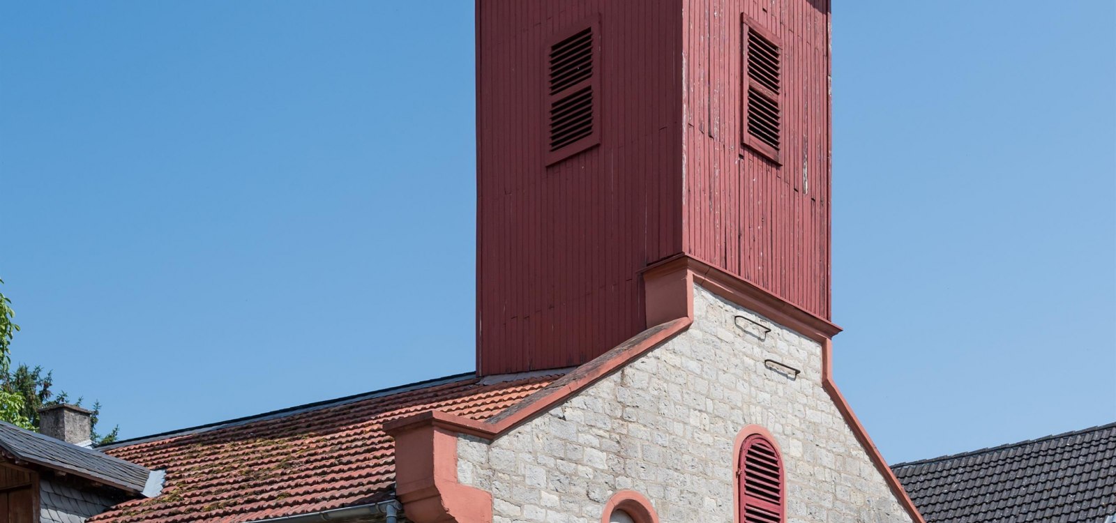 Seitenansicht Gerätehaus Seitenansicht Gerätehaus