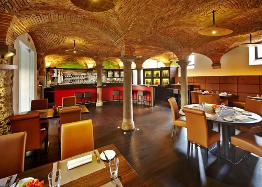 Vis à Vis Weinbar und Restaurant Vis à Vis Weinbar und Restaurant