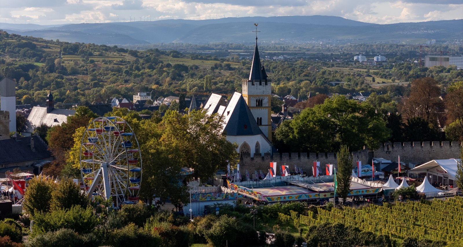 Rotweinfest Drohne, © Stadt Ingelheim_Singer-Fischer Rotweinfest Drohne, © Stadt Ingelheim_Singer-Fischer