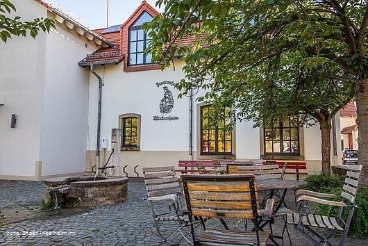 Dorfgemeinschaftshaus Wackernheim Dorfgemeinschaftshaus Wackernheim