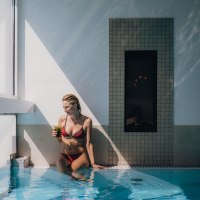 JUK_druck_24_07_wellness_im_schwimmbad_franz_wuest JUK_druck_24_07_wellness_im_schwimmbad_franz_wuest