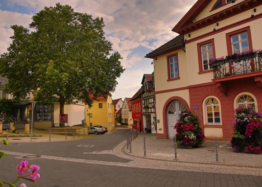 Marktplatz Ober-Ingelheim/Einfahrt Altegasse © Rainer Oppenheimer/Stadt Ingelheim Marktplatz Ober-Ingelheim/Einfahrt Altegasse © Rainer Oppenheimer/Stadt Ingelheim