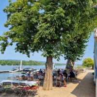 Rheinufer Heidenfahrt - Wein- & Biergarten 3 © Rheinhessen-Touristik GmbH Rheinufer Heidenfahrt - Wein- & Biergarten 3 © Rheinhessen-Touristik GmbH