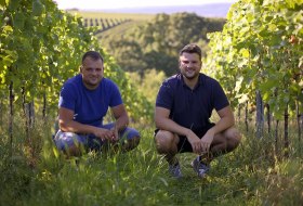 Weingut Baum-Barth_Winzer © Weingut Baum-Barth Weingut Baum-Barth_Winzer © Weingut Baum-Barth