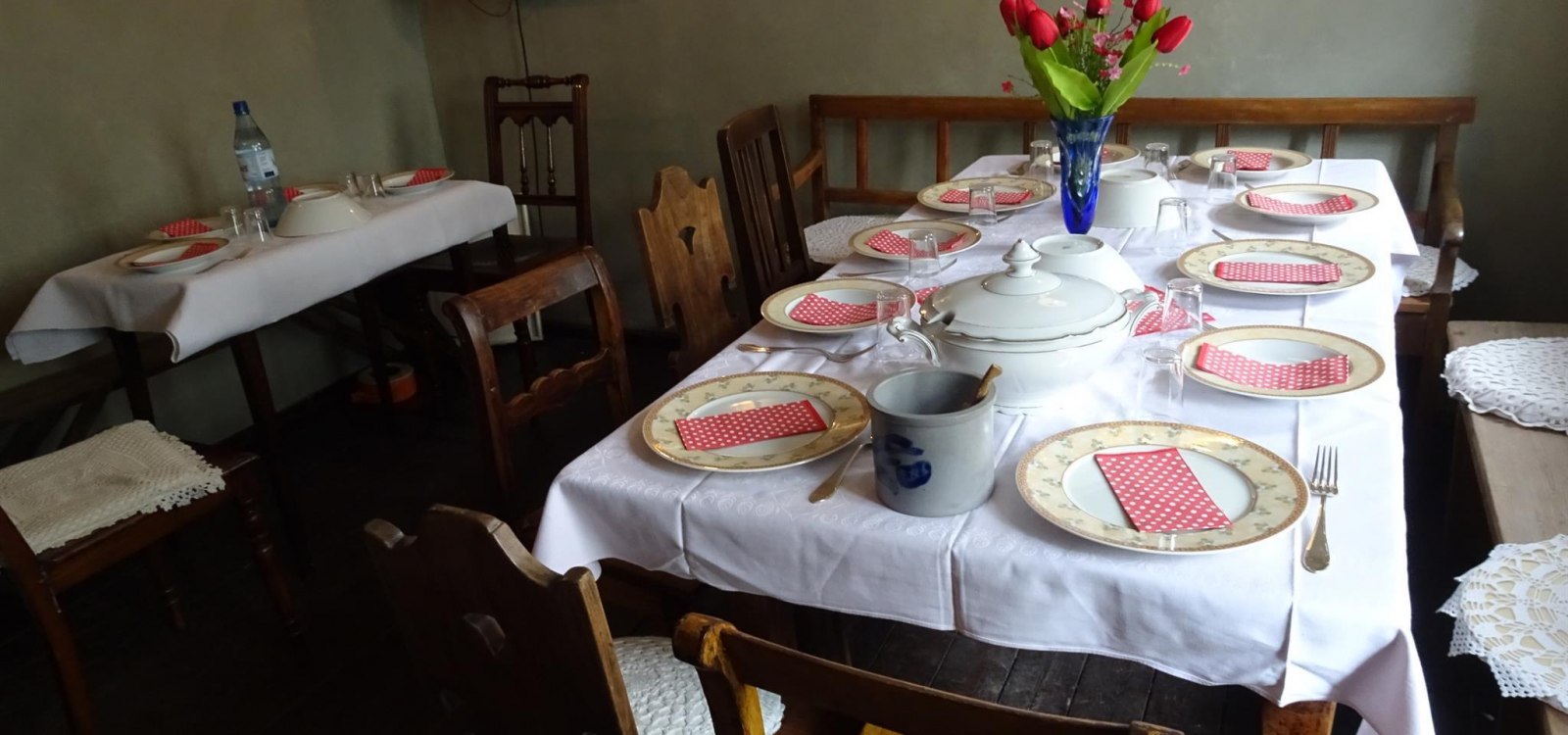 Esszimmertisch im Fischerhaus Esszimmertisch im Fischerhaus