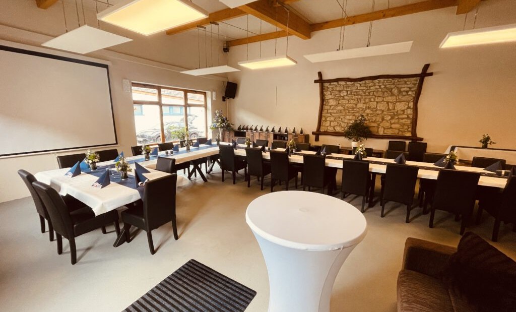 Vinothek-2-1024x768 Vinothek-2-1024x768