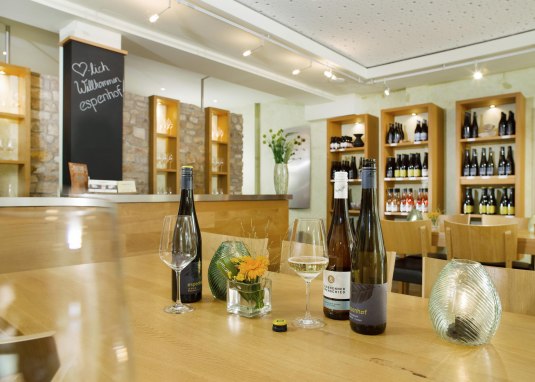 Vinothek Weingut Espenhof © Carsten Costard Vinothek Weingut Espenhof © Carsten Costard