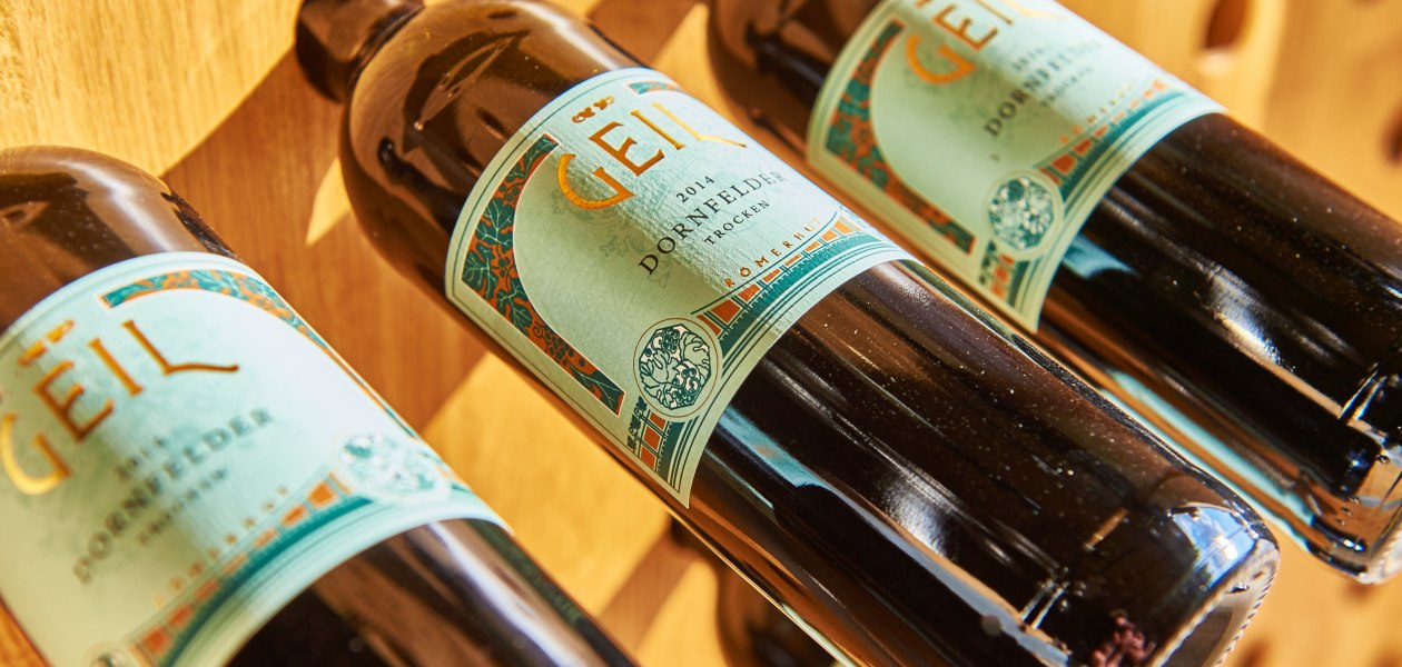 Weingut Geil_Weinflaschen, &copy; Weingut Geil