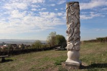 Evolutionss&auml;ule, &copy; Tourismus Service Center der Verbandsgemeinde Rhein-Selz