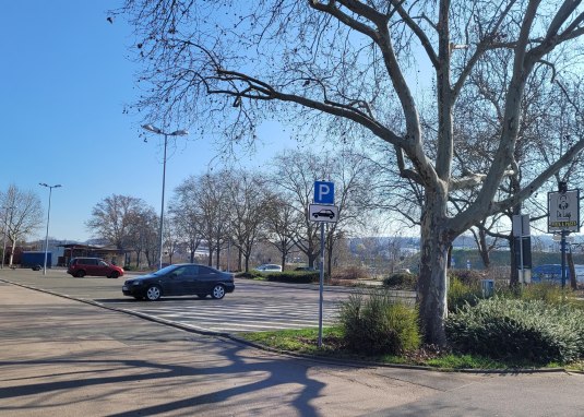 Parkplatz am Freibad &copy; Stadt Ingelheim/uz