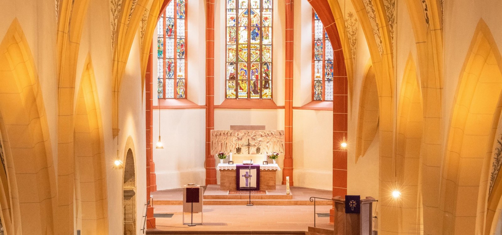 Burgkirche Ober-Ingelheim Innenraum, &copy; Dominik Ketz/RHT GmbH