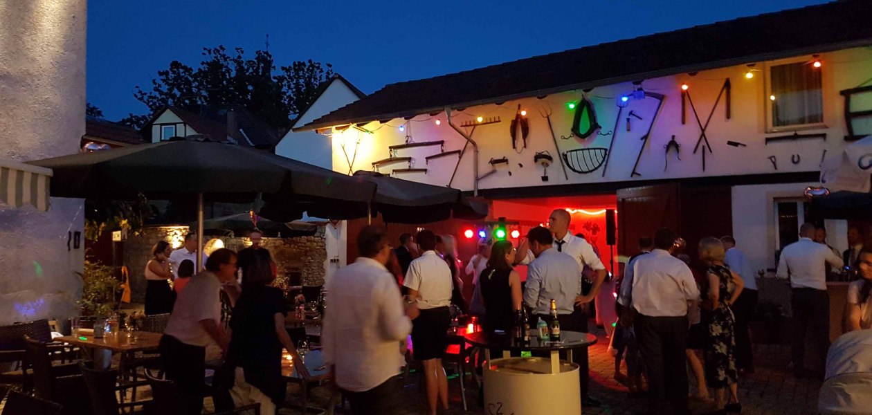 &copy; Weingut Ullmer