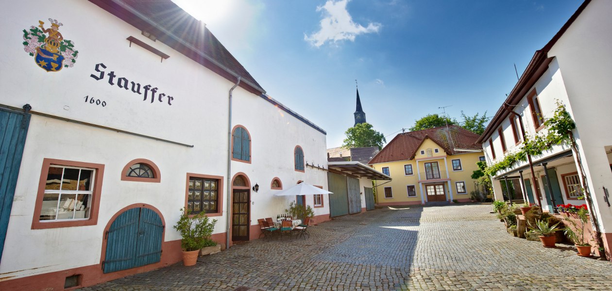 stauffer_hof, &copy; Weingut Stauffer