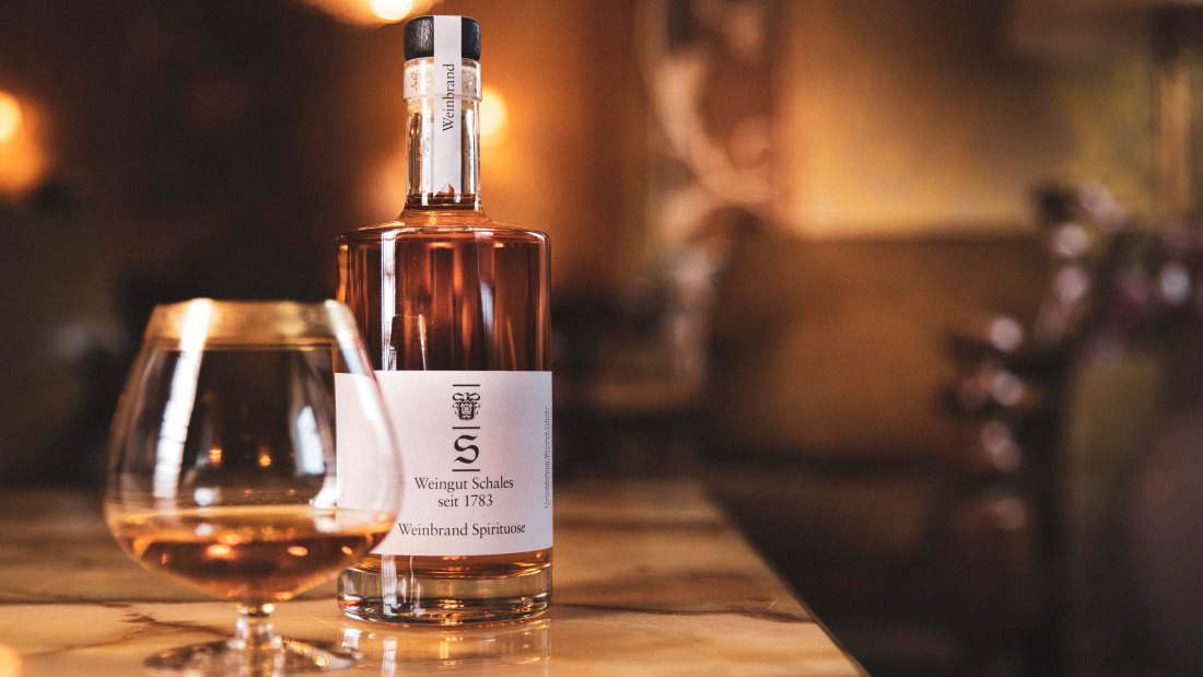 &copy; Weingut Schales