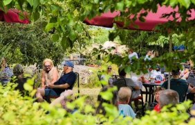 Straußwirtschaft-Garten © Rainer Oppenheimer