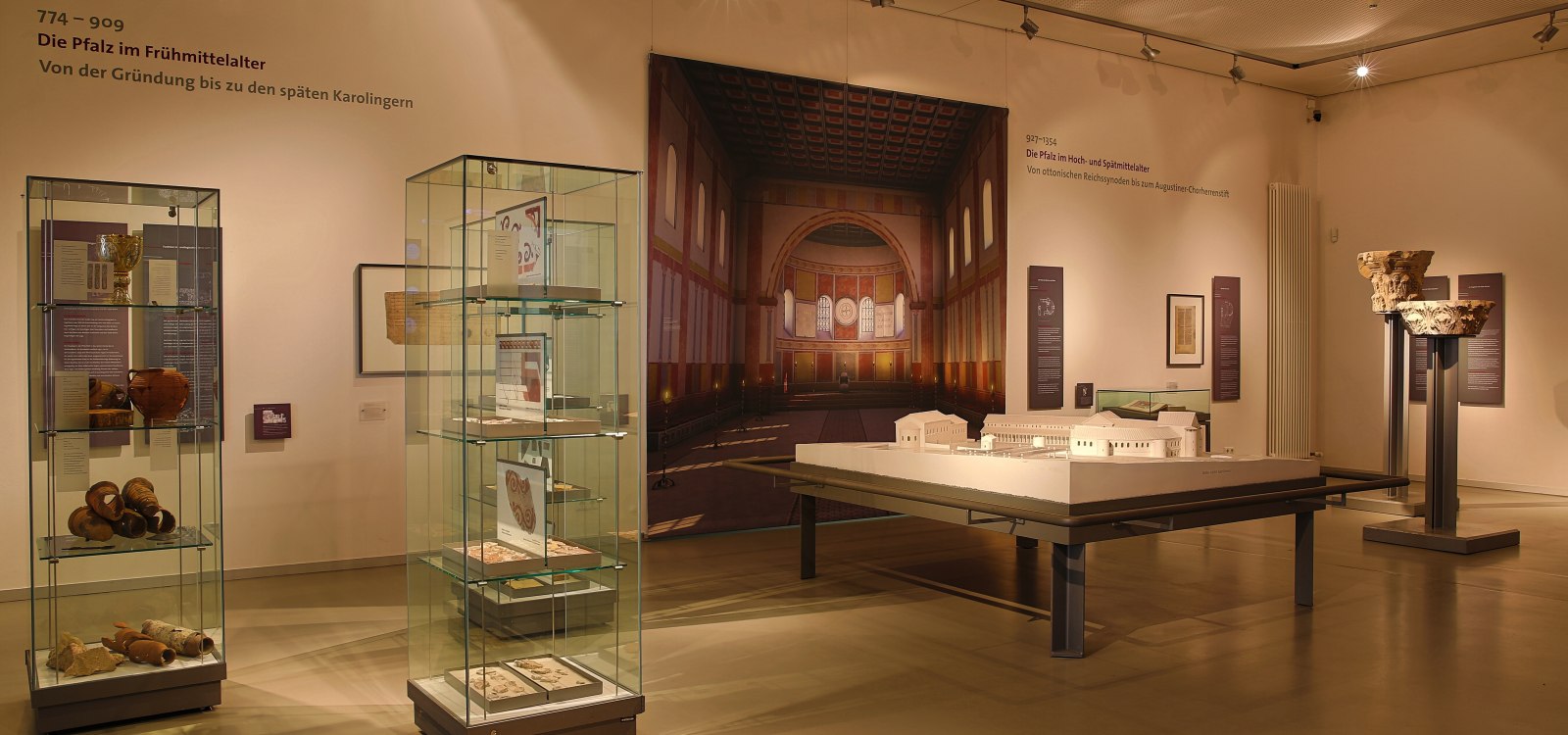 Pr&auml;sentation zur Kaiserpfalz im Museum., &copy; Rainer Oppenheimer