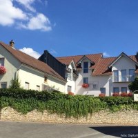 Weingut W. & J. Weitzel 1 © Weingut W. & J. Weitzel