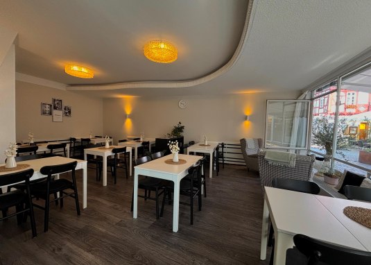 Cafe Mademoiselle &copy; Ilayda Karatas