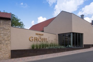 buitenaanzicht, &copy; Weingut Eckehart Gr&ouml;hl