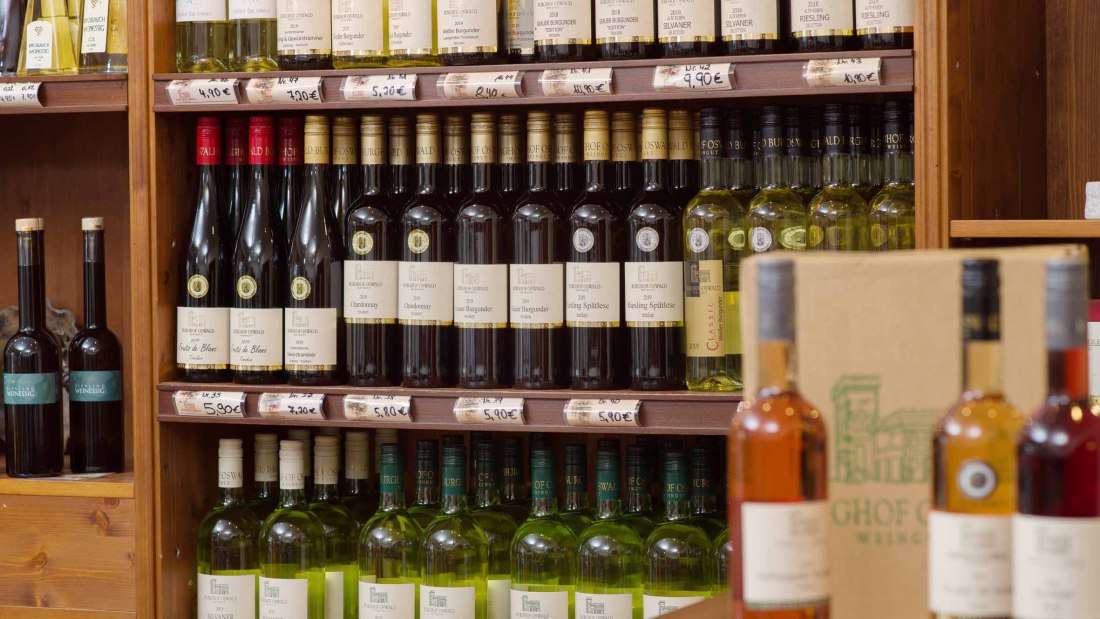 Weingut Burghof Oswald_Vinothek 2, &copy; Weingut Burghof Oswald