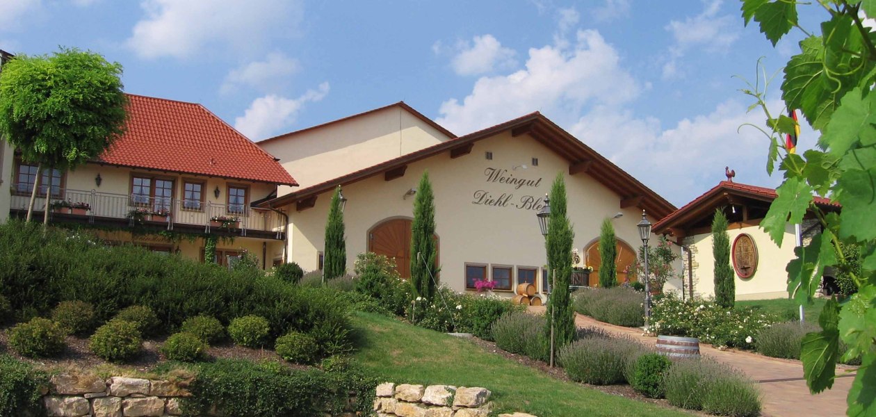 Weingut Diehl-Blees_Hofansicht, &copy; Weingut Diehl-Blees
