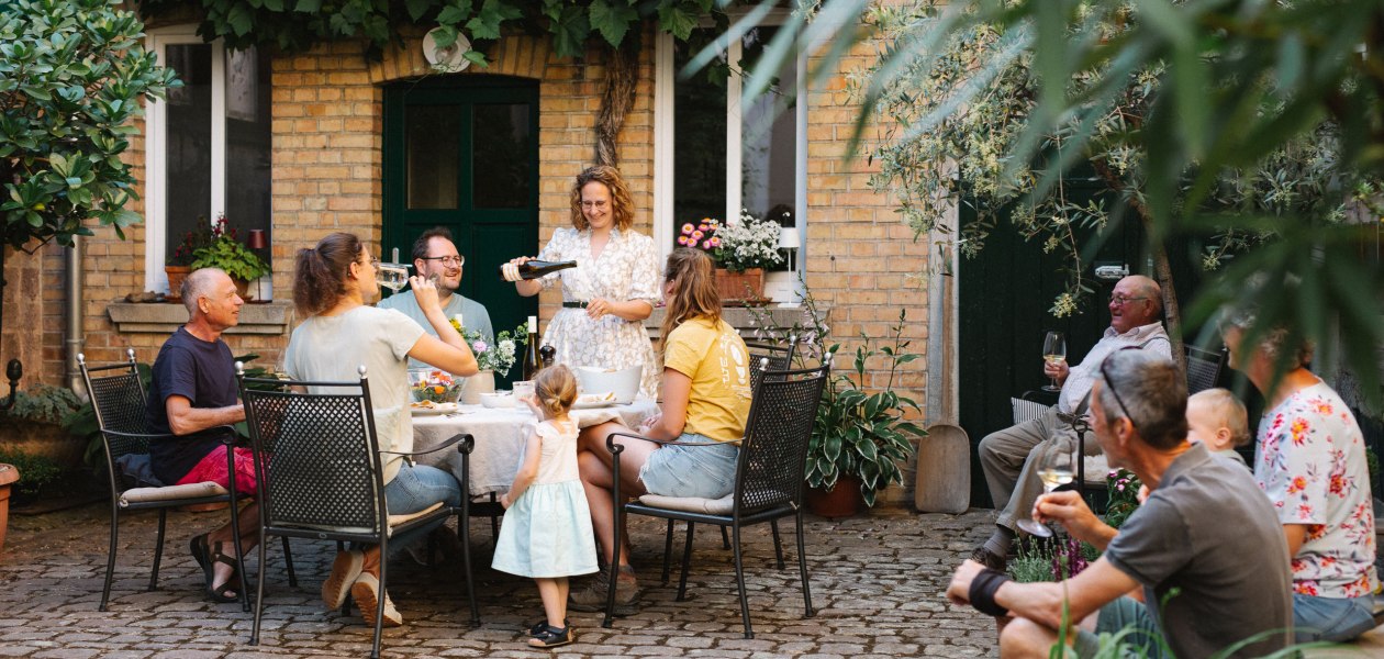 Weingut M&uuml;ller-Oswald_Hof, &copy; Weingut M&uuml;ller-Oswald