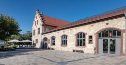 The heart of wine enjoyment in the red wine town of Ingelheim am Rhein, which was awarded by GREAT WINE CAPITAL. In the building itself there is a "Rheinhessen EXCELLENT - Vinothek", the tourist information and a restaurant. &copy; Heike Rost